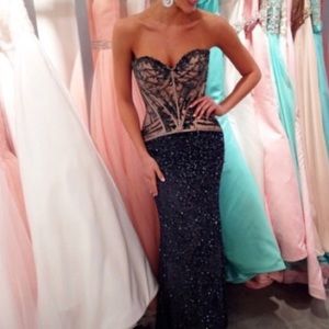 Sherri hill!